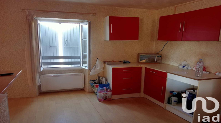 Ma-Cabane - Vente Immeuble Saint-Jean-d\'Angély, 69 m²